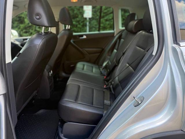 Photo of 2015 Reflex Silver Metallic Volkswagen Tiguan