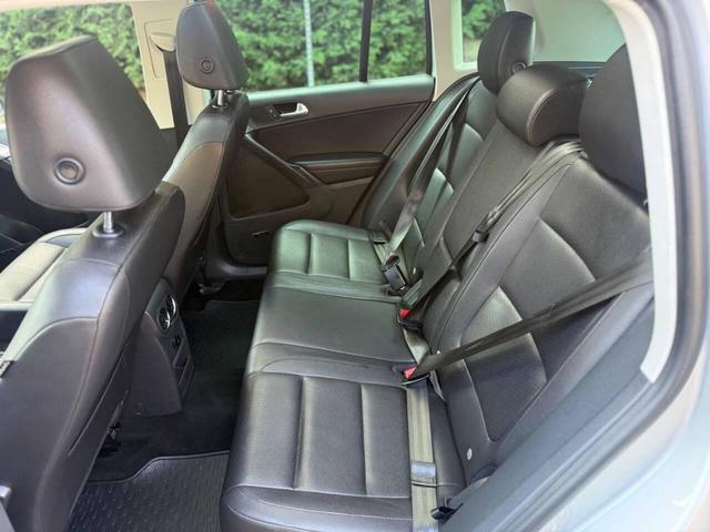 Photo of 2015 Reflex Silver Metallic Volkswagen Tiguan
