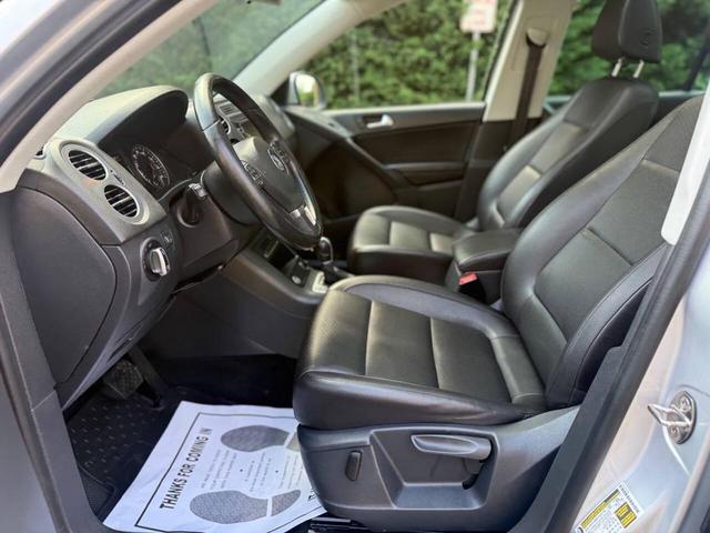 Photo of 2015 Reflex Silver Metallic Volkswagen Tiguan