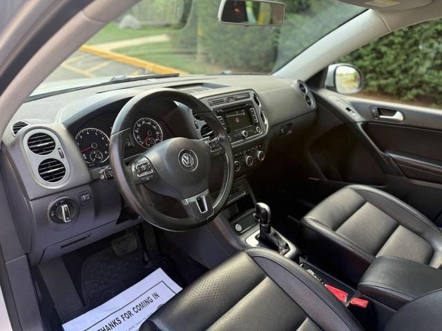 Photo of 2015 Reflex Silver Metallic Volkswagen Tiguan