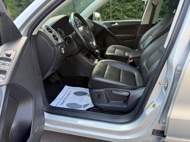 Photo of 2015 Reflex Silver Metallic Volkswagen Tiguan