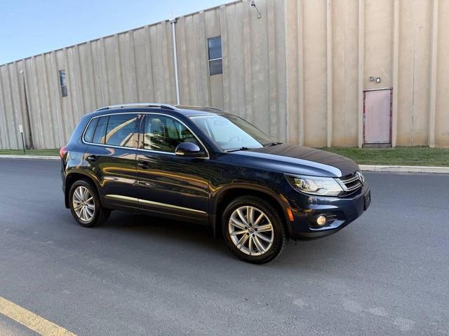 Photo of 2016 Night Blue Metallic Volkswagen Tiguan