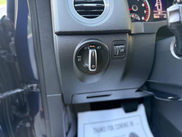 Photo of 2016 Night Blue Metallic Volkswagen Tiguan