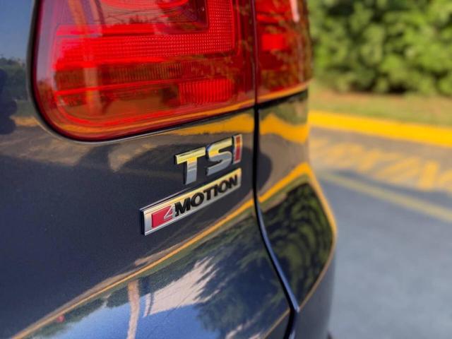 Photo of 2016 Night Blue Metallic Volkswagen Tiguan