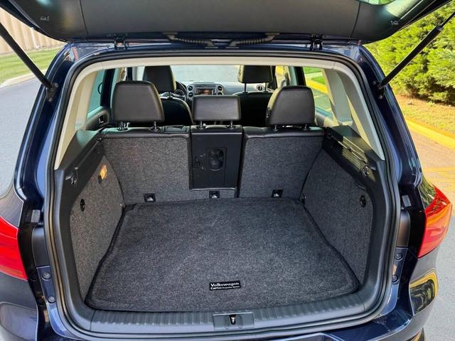 Photo of 2016 Night Blue Metallic Volkswagen Tiguan