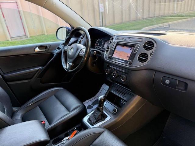Photo of 2016 Night Blue Metallic Volkswagen Tiguan