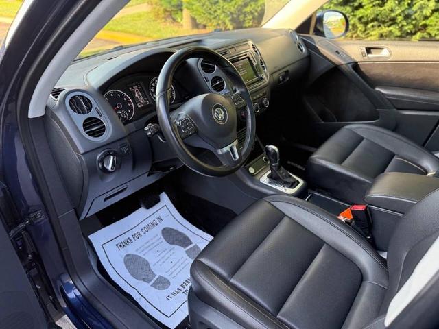 Photo of 2016 Night Blue Metallic Volkswagen Tiguan