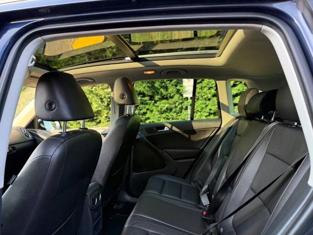 Photo of 2016 Night Blue Metallic Volkswagen Tiguan