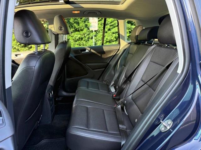 Photo of 2016 Night Blue Metallic Volkswagen Tiguan
