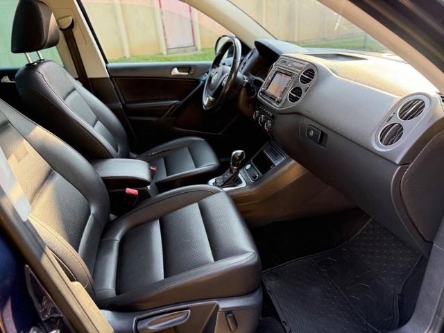 Photo of 2016 Night Blue Metallic Volkswagen Tiguan
