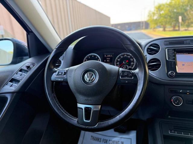 Photo of 2016 Night Blue Metallic Volkswagen Tiguan