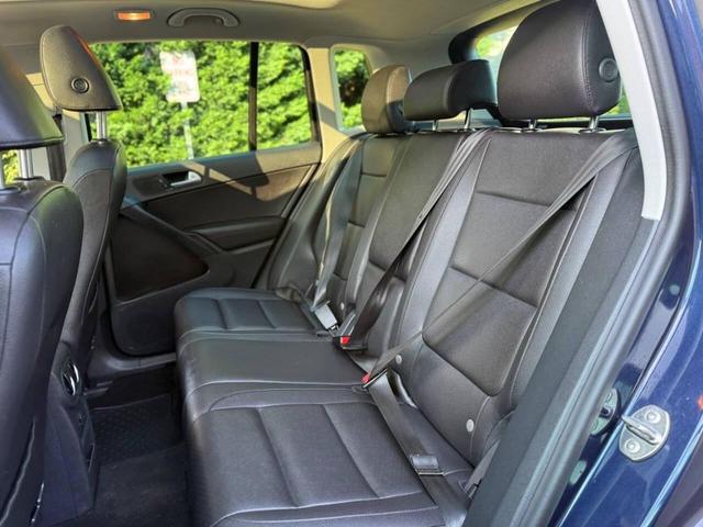 Photo of 2016 Night Blue Metallic Volkswagen Tiguan