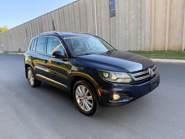 Photo of 2016 Night Blue Metallic Volkswagen Tiguan