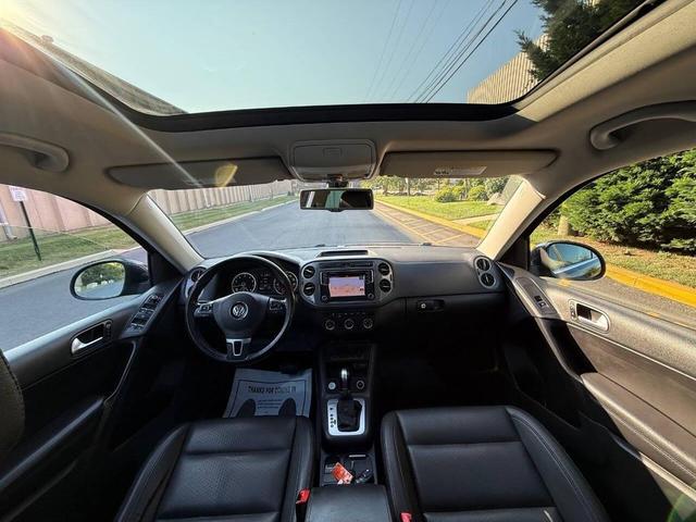 Photo of 2016 Night Blue Metallic Volkswagen Tiguan