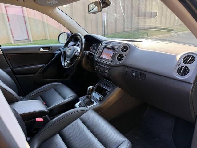 Photo of 2016 Night Blue Metallic Volkswagen Tiguan