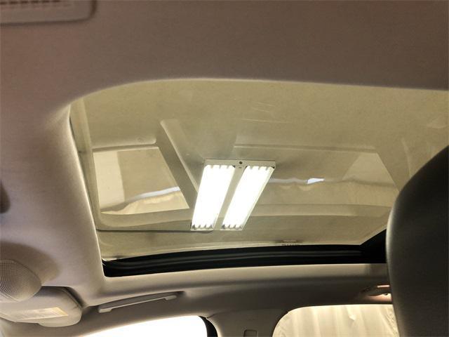 Photo of 2020 Star White Metallic Tri-Coat Ford Edge