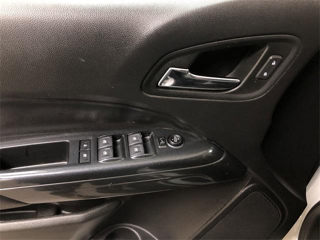 Photo of 2021 Summit White GMC Canyon