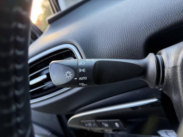 Photo of 2022 Midnight Black Metallic Toyota Prius