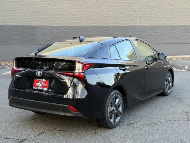 Photo of 2022 Midnight Black Metallic Toyota Prius