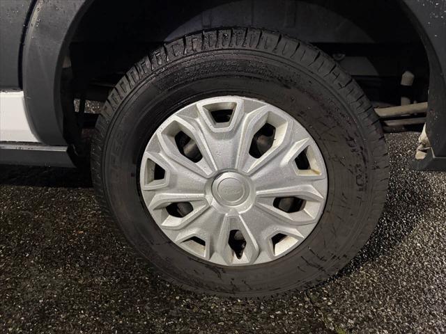 Photo of 2017 Oxford White Ford Transit-350