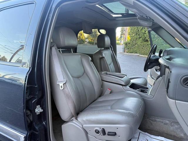 Photo of 2004 Deep Blue Metallic GMC Yukon