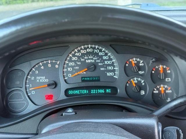 Photo of 2004 Deep Blue Metallic GMC Yukon