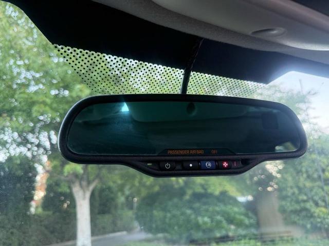 Photo of 2004 Deep Blue Metallic GMC Yukon