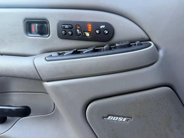 Photo of 2004 Deep Blue Metallic GMC Yukon