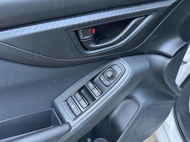 Photo of 2022 Crystal White Pearl Subaru Impreza