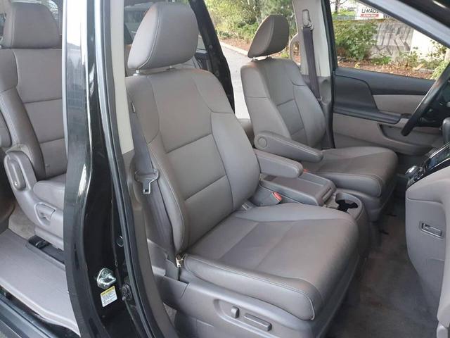 Photo of 2014 Crystal Black Pearl Honda Odyssey