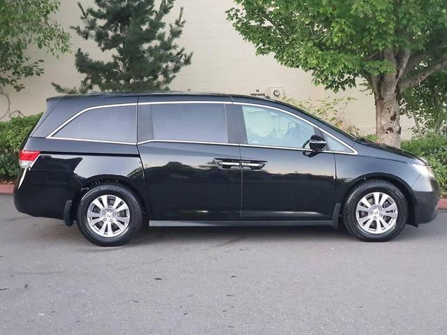 Photo of 2014 Crystal Black Pearl Honda Odyssey