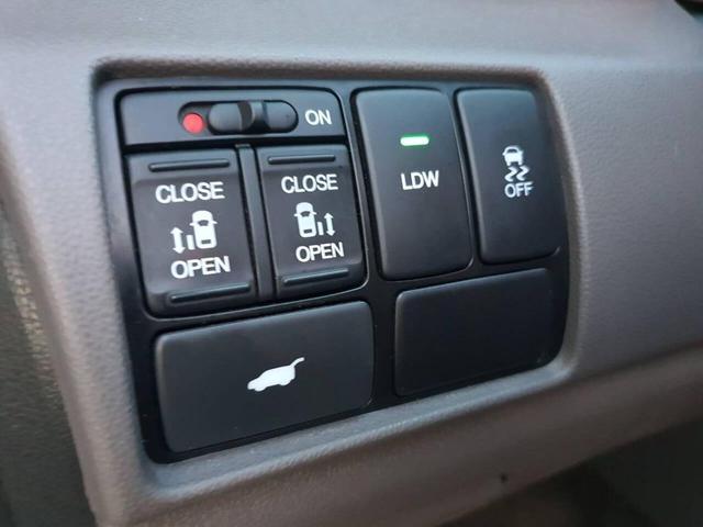 Photo of 2014 Crystal Black Pearl Honda Odyssey