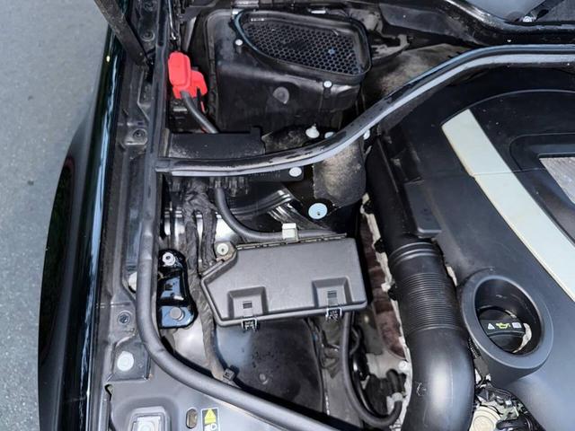 Photo of 2010 Black Mercedes-Benz M-Class