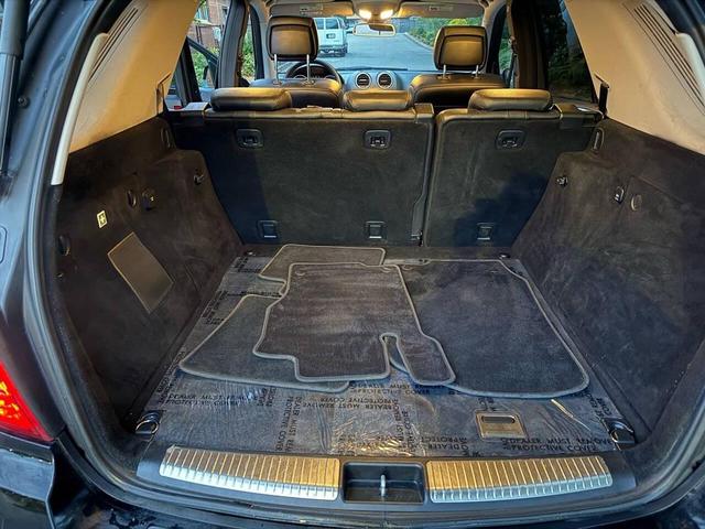 Photo of 2010 Black Mercedes-Benz M-Class