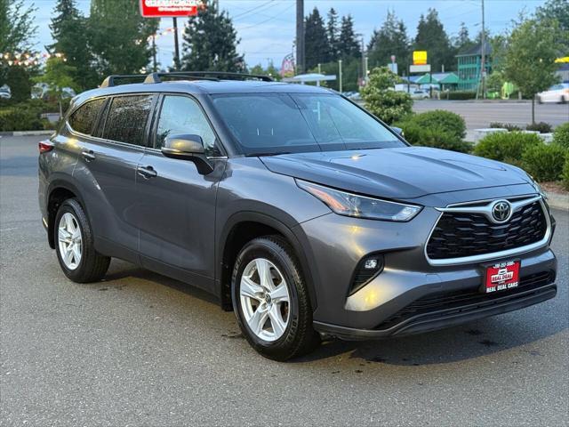 Photo of 2022 Gray Toyota Highlander