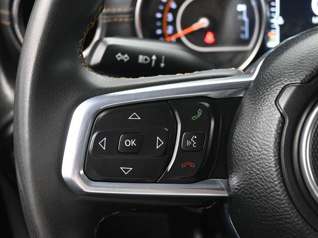Photo of 2023 Bright White Clearcoat Jeep Gladiator
