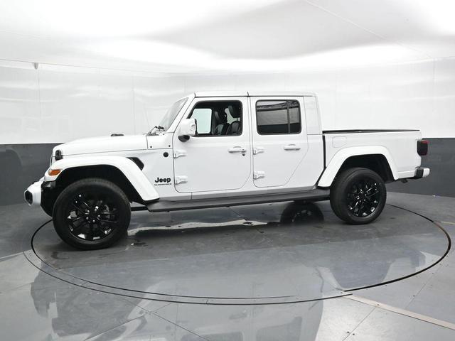 Photo of 2023 Bright White Clearcoat Jeep Gladiator