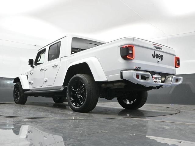 Photo of 2023 Bright White Clearcoat Jeep Gladiator