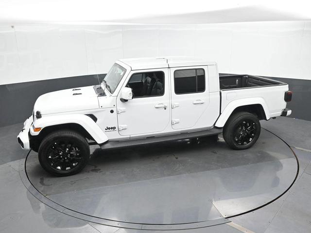 Photo of 2023 Bright White Clearcoat Jeep Gladiator
