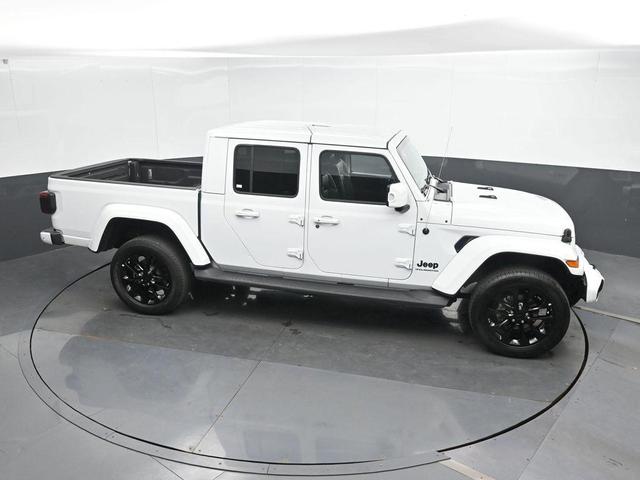 Photo of 2023 Bright White Clearcoat Jeep Gladiator