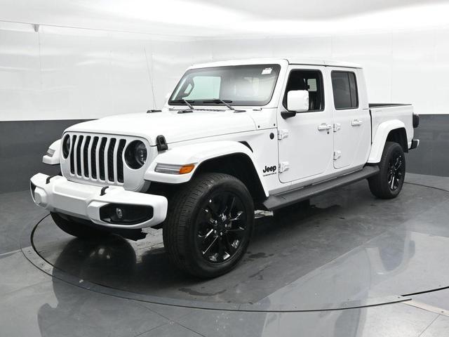 Photo of 2023 Bright White Clearcoat Jeep Gladiator