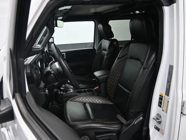Photo of 2023 Bright White Clearcoat Jeep Gladiator