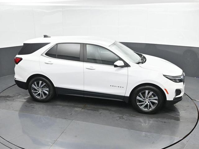 Photo of 2022 Summit White Chevrolet Equinox
