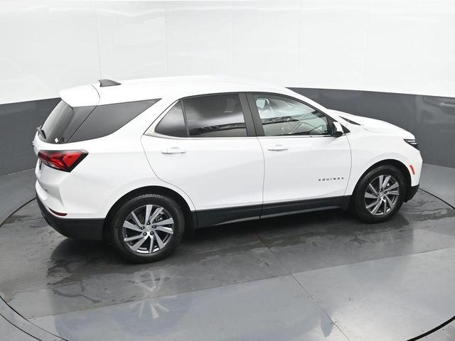 Photo of 2022 Summit White Chevrolet Equinox