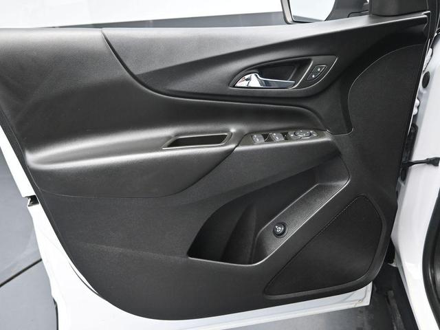 Photo of 2022 Summit White Chevrolet Equinox