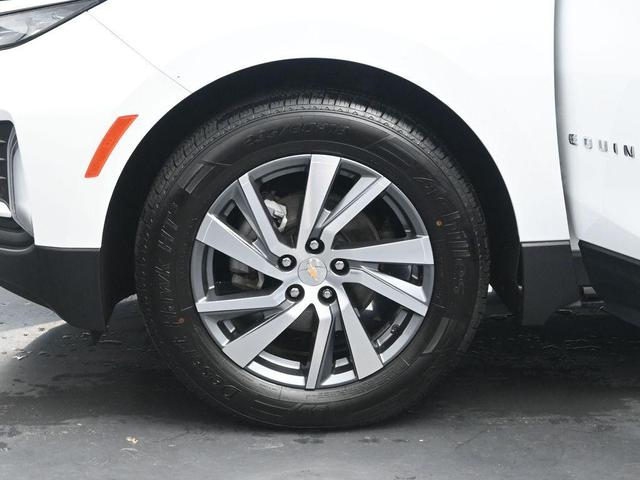 Photo of 2022 Summit White Chevrolet Equinox