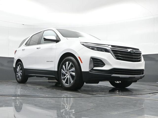 Photo of 2022 Summit White Chevrolet Equinox
