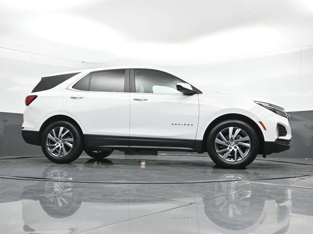 Photo of 2022 Summit White Chevrolet Equinox