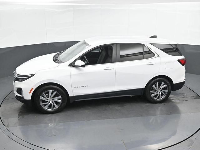 Photo of 2022 Summit White Chevrolet Equinox