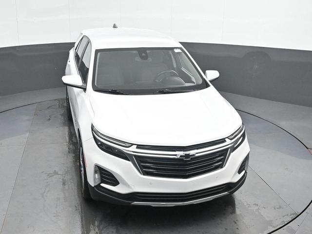 Photo of 2022 Summit White Chevrolet Equinox